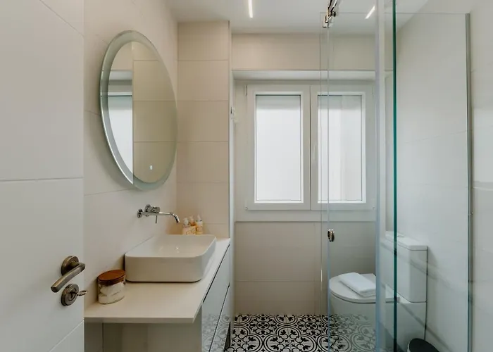 Renovated Cozy - 3e Apartment